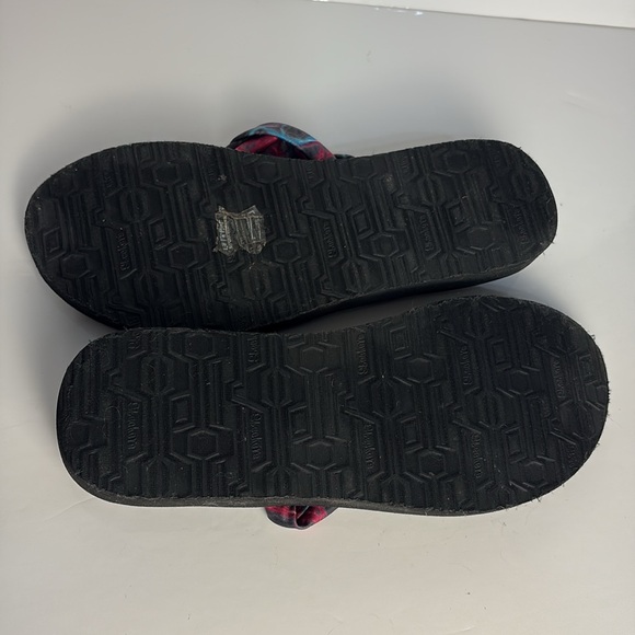 Skechers Yoga Foam Women's Blue and Pink Soft Strap Sandals Flip Flop  Size 9 - Picture 5 of 8